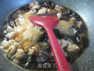 Thousands of Grilled Pork Ribs with Black Fungus recipe