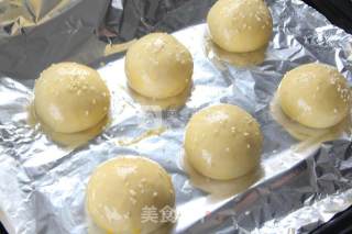 Small and Exquisite: Sesame Meal Buns recipe