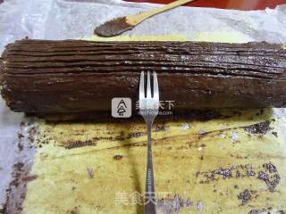 Strawberry Cake Roll with Chocolate on The Outer Layer recipe