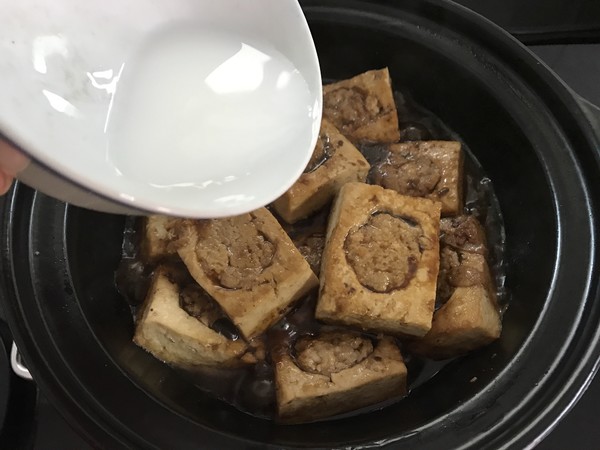 Tofu Stuffed Meat in Claypot recipe