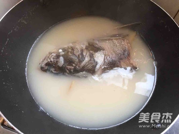 Mushroom Fish Head Tofu Soup recipe