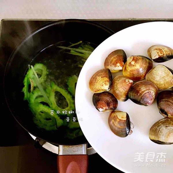 Bitter Gourd Clam Soup recipe