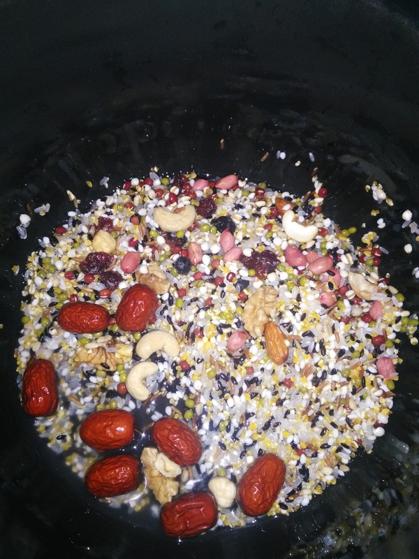 Healthy Pot of Miscellaneous Grains Porridge recipe