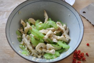 Celery Mixed with Shredded Chicken recipe