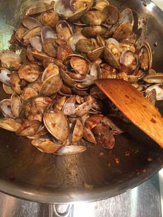 Spicy Flower Clams😝 recipe