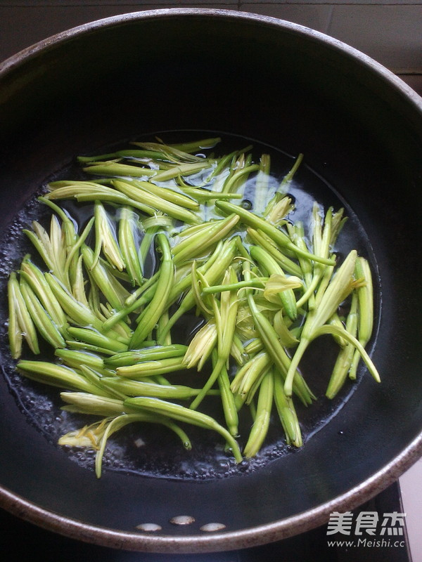 Stir-fried Daylily recipe