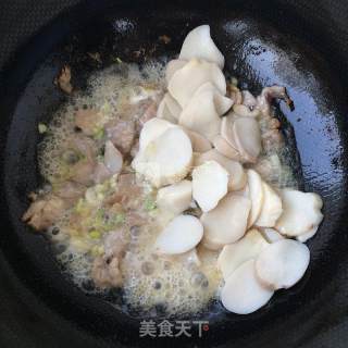 Grilled Pleurotus Eryngii with Sliced Pork recipe