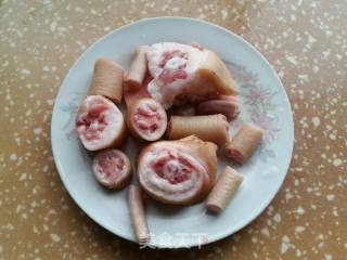 Stewed Radish with Pig Tail recipe