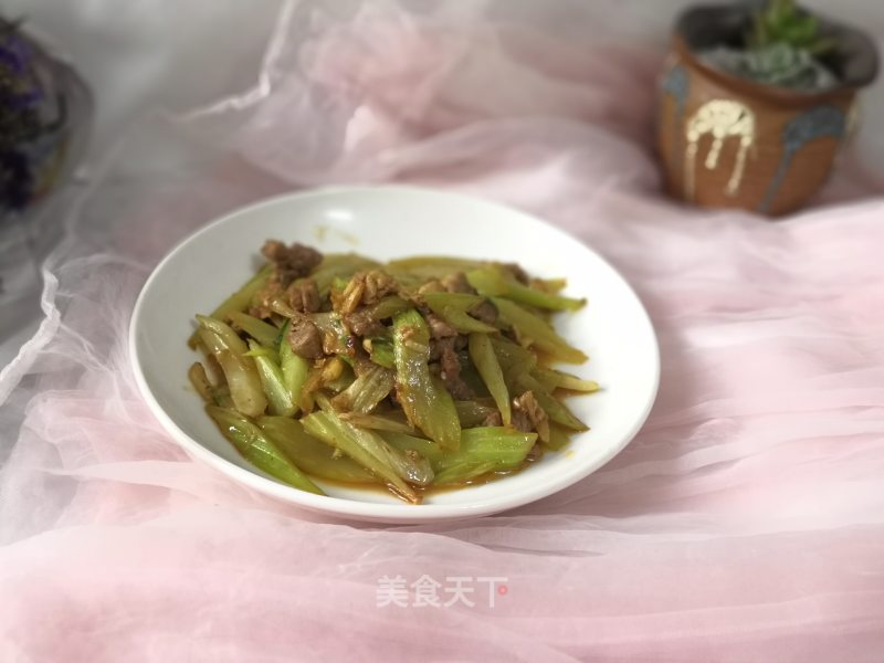 Stir-fried Beef with Celery recipe