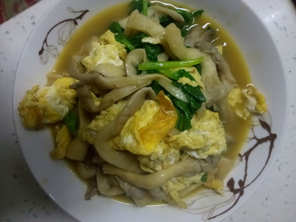 Scrambled Eggs with Celery Leaf and Mushroom recipe
