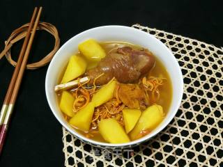 Stewed Chicken with Cordyceps Flower and Yam recipe