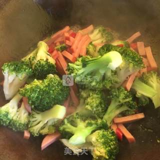 Fried Sausage with Broccoli recipe
