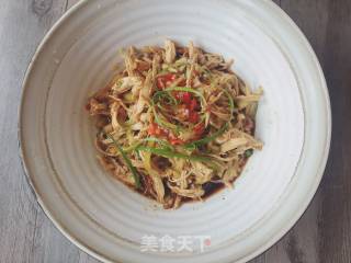 Spicy Chicken Shredded with Cold Sauce recipe
