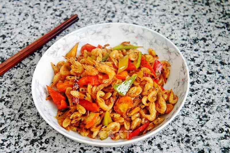 Stir-fried Small River Prawns with Green Peppers recipe