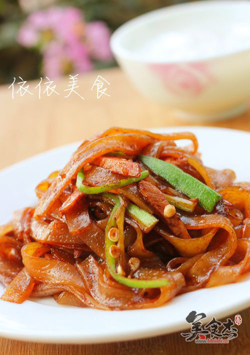 Stir-fried Hor Fun with Barbecued Pork recipe