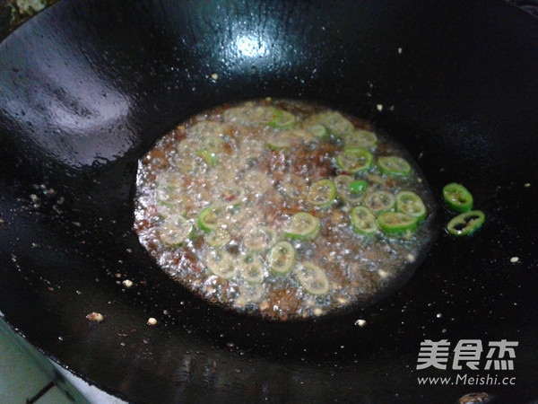 Stir-fried Green Pepper Rings with Convolvulus Sticks recipe