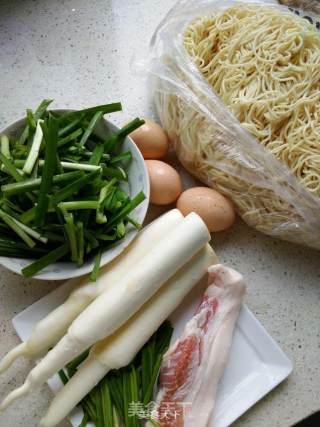 Fried Noodles with Bamboo Shoots and Sliced Pork recipe