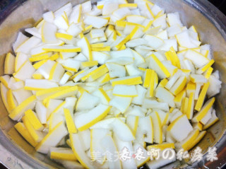 Resolving Phlegm and Relieving Cough Pomelo Peel recipe