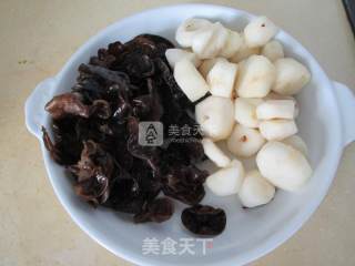 Pickled Pepper Ground Pear Black Fungus recipe