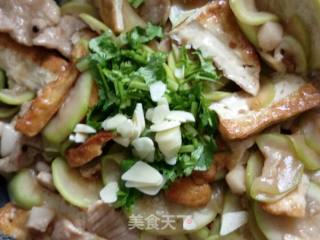 Stir-fried Vegetable Gourd with Meat recipe