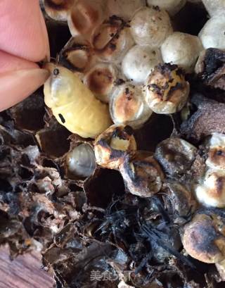 Crispy and Delicious Drooling Fried Bee Pupae recipe