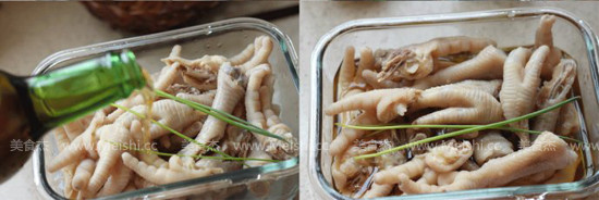 Braised Chicken Feet with Spiced Grains recipe