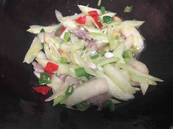 Stir-fried Shredded Pork with Kale recipe