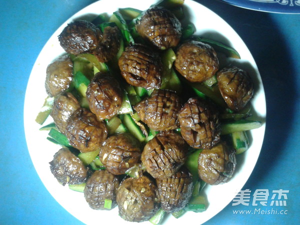 Stir-fried Beef Balls with Cucumber recipe