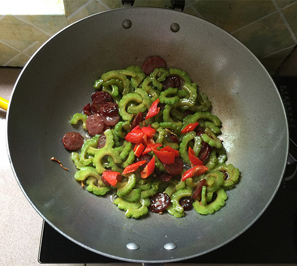 Cantonese Style Jujube Intestines Fried Bitter Gourd recipe