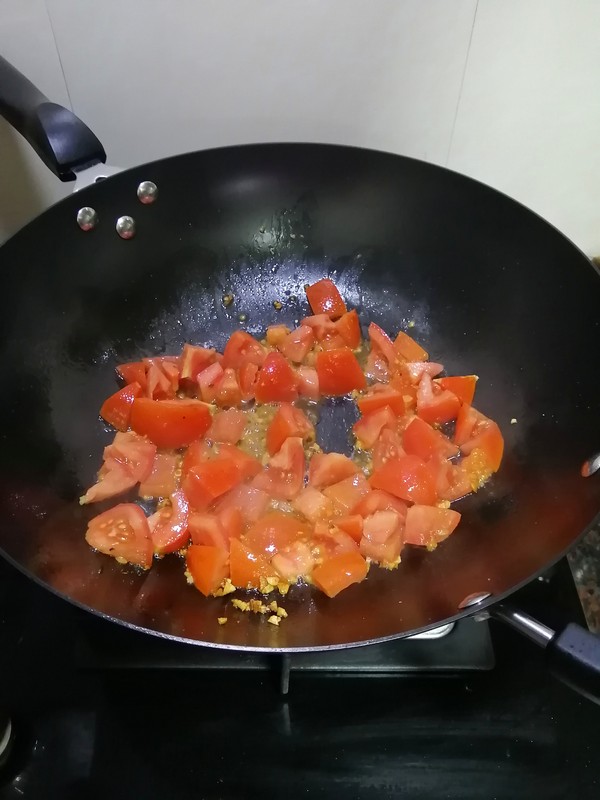 Simple and Delicious~~tomato and Egg Boiled Noodles recipe