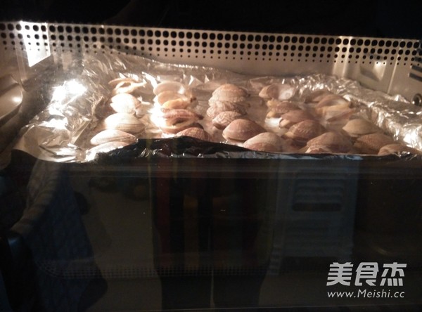 Roasted Clams in Original Sauce recipe