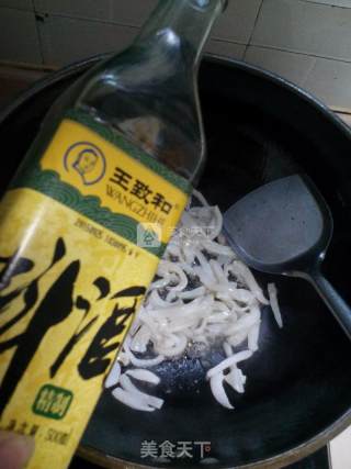 Stir-fried Chives with Shredded Cuttlefish recipe
