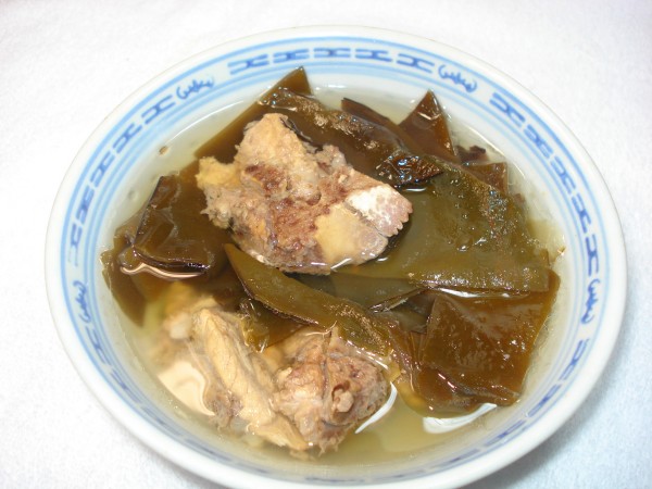 Seaweed Pork Bone Soup recipe