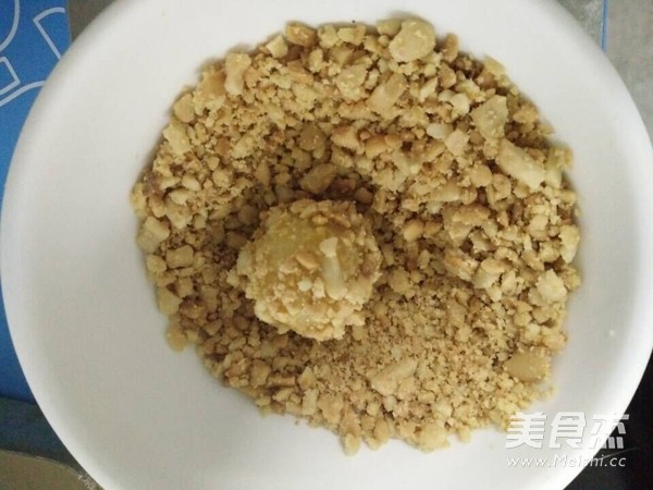 Peanut Crisp with Nuts recipe