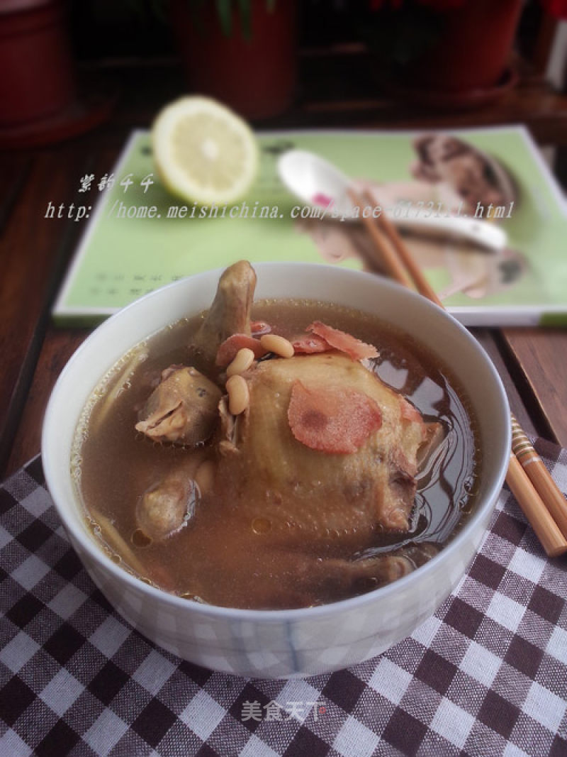 [pingbu Lao Huo Liang Soup-spring Edition] Tu Fu Ling Eyebrow Beans Boiled Pigeon