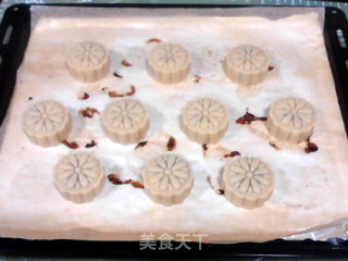 Creamy Chestnut Paste Mooncakes recipe