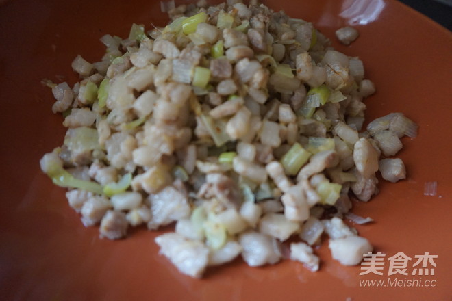 Qingming Traditional Dried Diced Pork Fried Sauce recipe