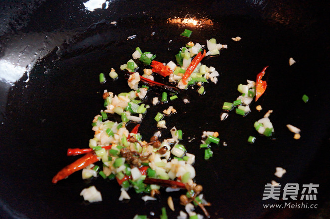 Bean Sprouts Mixed with Cabbage Shreds recipe