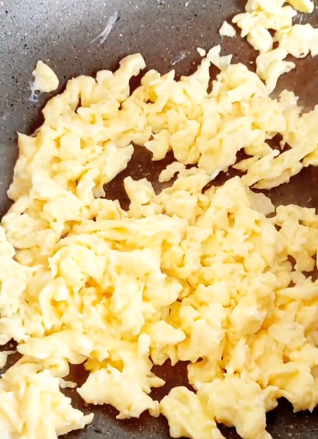 Tomato Scrambled Eggs recipe