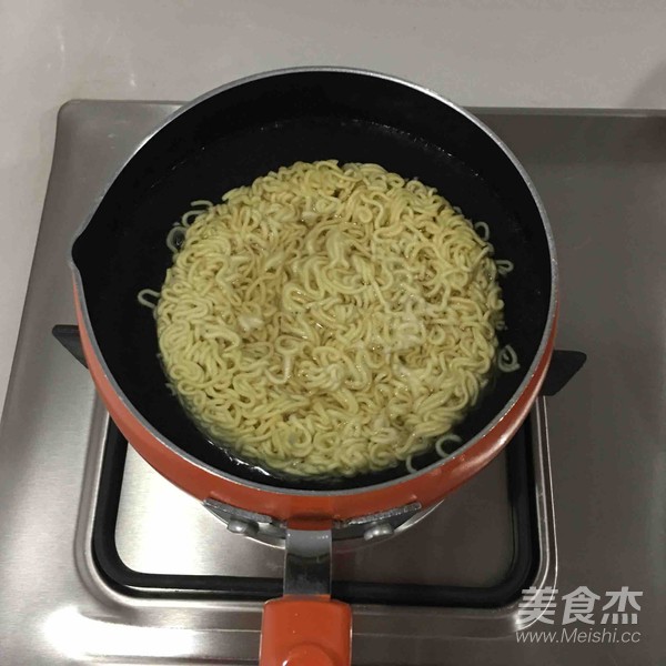 Fried Instant Noodles recipe