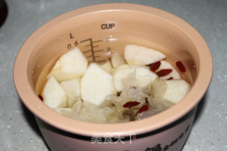 Rock Sugar Sydney White Fungus Soup for Relieving Cough and Nourishing Lungs recipe