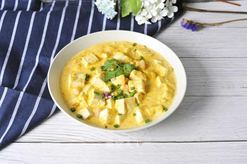 Spicy Tofu with Salted Egg Yolk and Shrimp recipe
