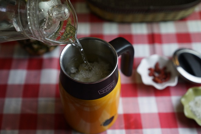 Wolfberry Pineapple Tremella Soup recipe