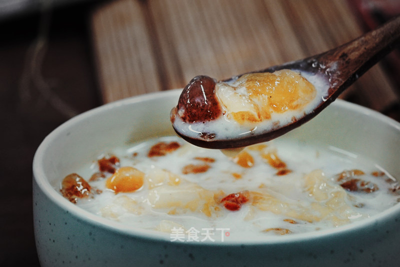 [mother Komori Recipe] Moisturizing and Nourishing Peach Gel and Snow Lotus Seed Stew recipe