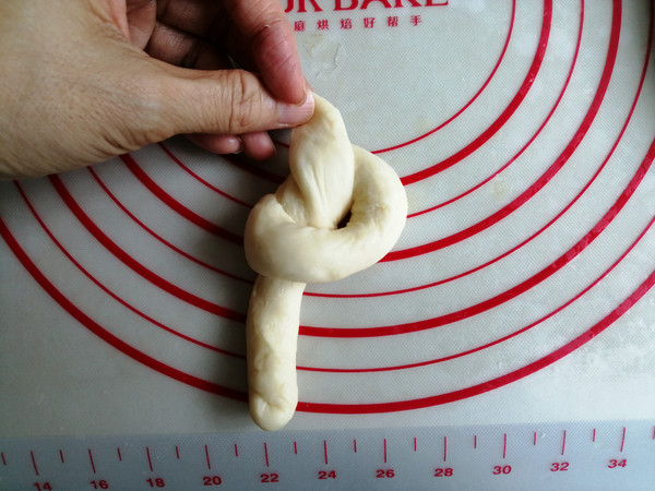 Five Ring Flower-shaped Bread recipe