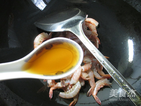 Stir-fried Sea Prawns with Enoki Mushrooms recipe