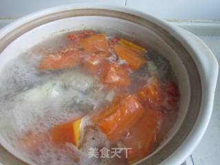 Papaya, Wolfberry and Crucian Carp Soup recipe