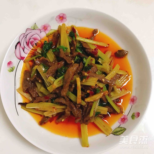 Stir-fried Shredded Beef with Celery recipe