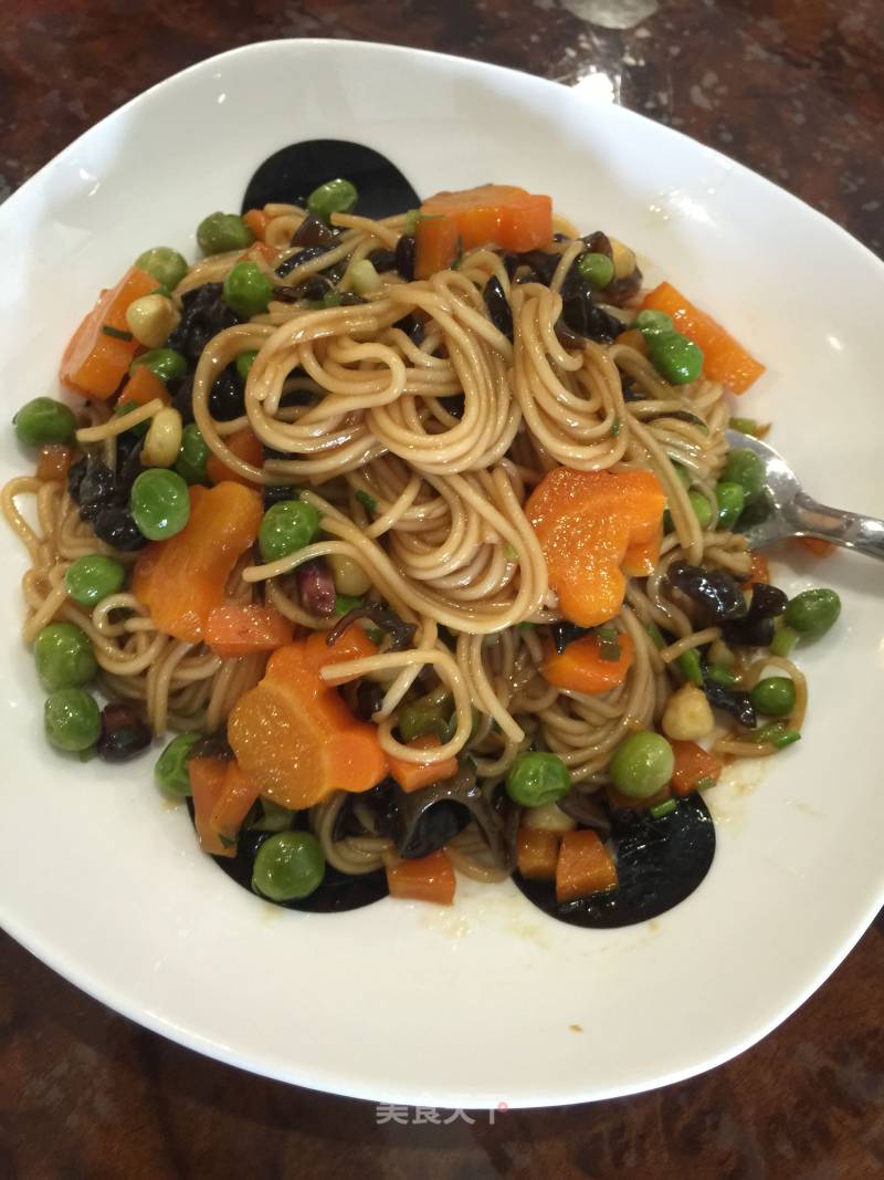 Colorful Vegetarian Braised Noodles recipe