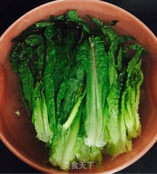 Scrambled Eggs with Lettuce Leaves recipe